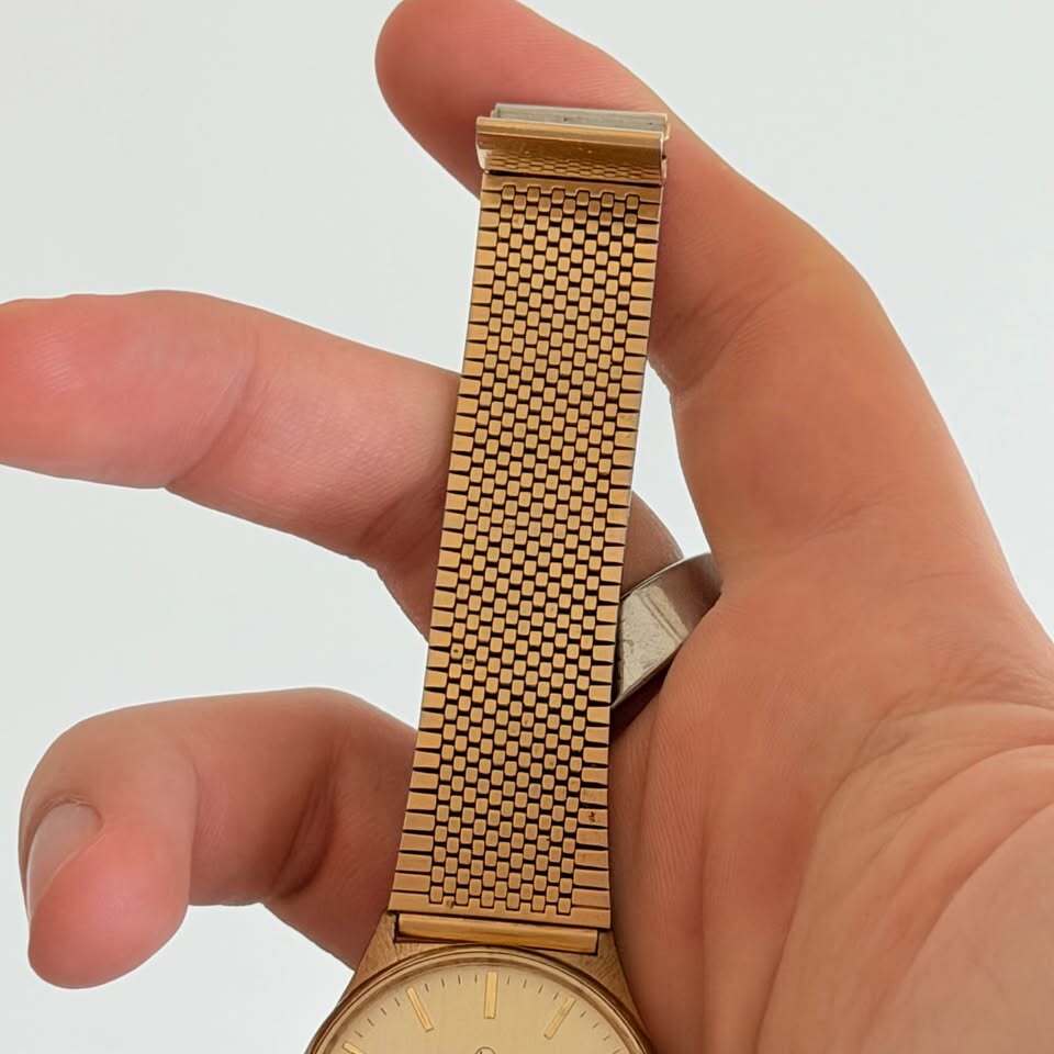 Helbros Quartz Dress Watch Gold Tone Mesh Bracelet