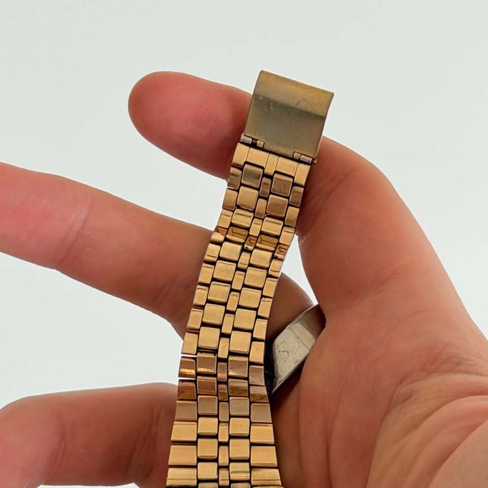 Seiko Vintage Quartz Day Date Watch TV Case Gold Tone