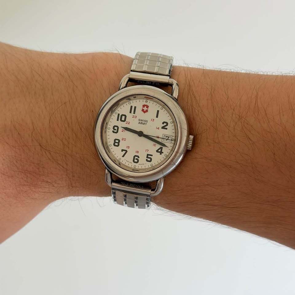 Swiss Army Brand Victorinox Field Watch White Dial 24 Hour Military Time Date