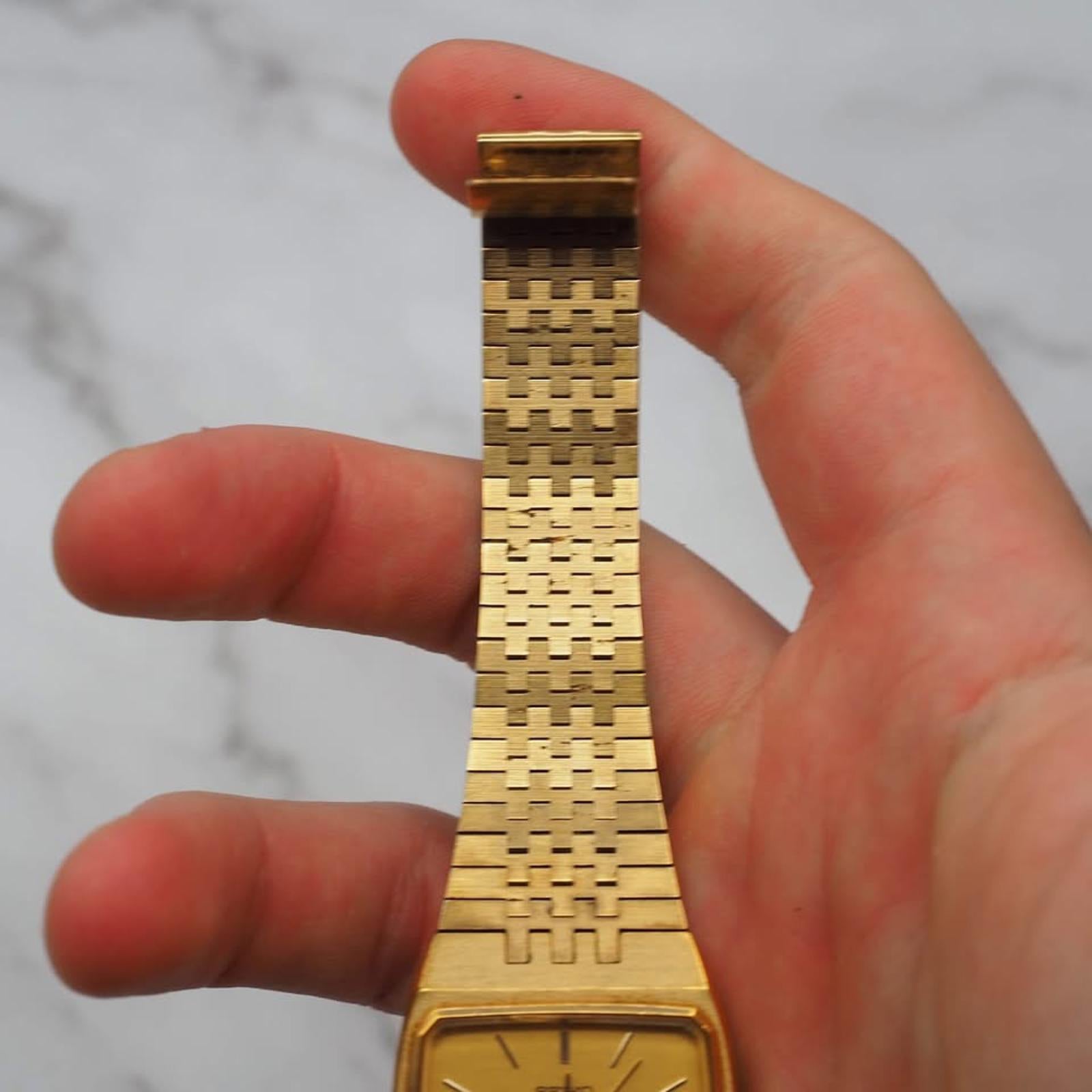 Vintage Seiko SQ Gold Tone Mens Day Date Quartz Watch 8223-5169