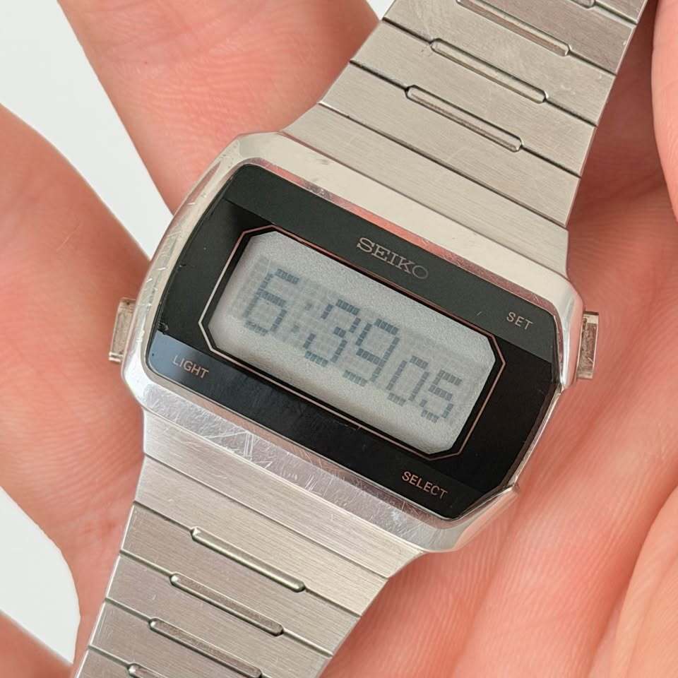 Vintage Rate Seiko D031 Dot Matrix LCD Digital Watch – 1980, Working