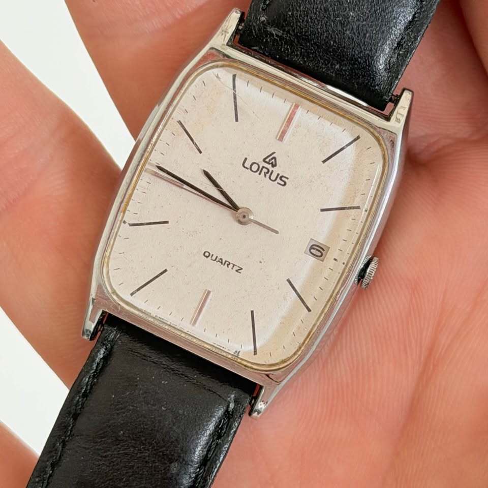 Lorus Quartz Dress Watch Date Cushion Case