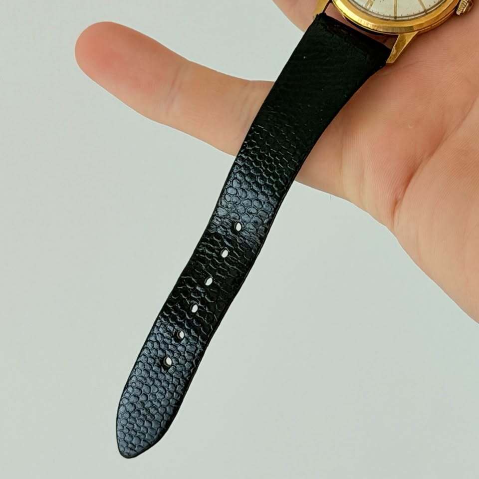 Vintage Unichron Watch – 17 Jewels, Gold Tone