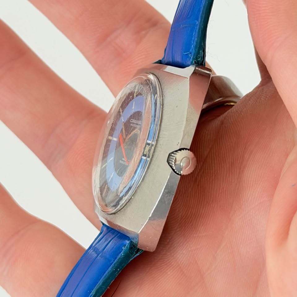 Vintage Caravelle by Bulova “UFO” Dial Automatic Watch – Day/Date