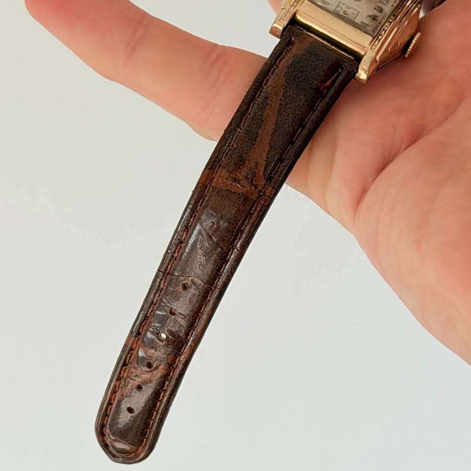 Vintage Nassau Art Deco Watch – Rectangular Case, Swiss Made