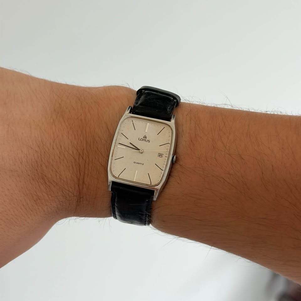 Lorus Quartz Dress Watch Date Cushion Case
