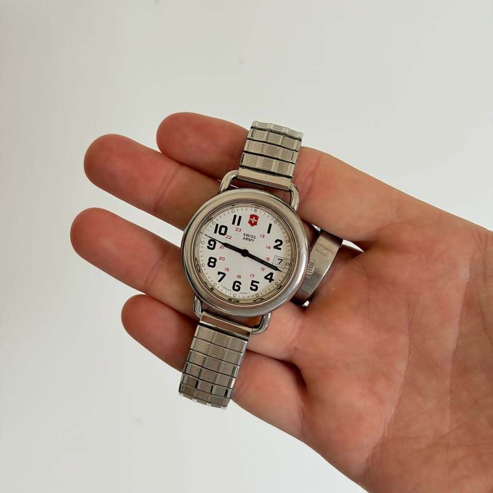 Swiss Army Brand Victorinox Field Watch White Dial 24 Hour Military Time Date