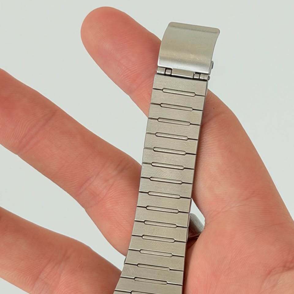 Vintage Rate Seiko D031 Dot Matrix LCD Digital Watch – 1980, Working