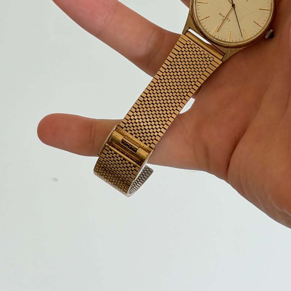 Helbros Quartz Dress Watch Gold Tone Mesh Bracelet