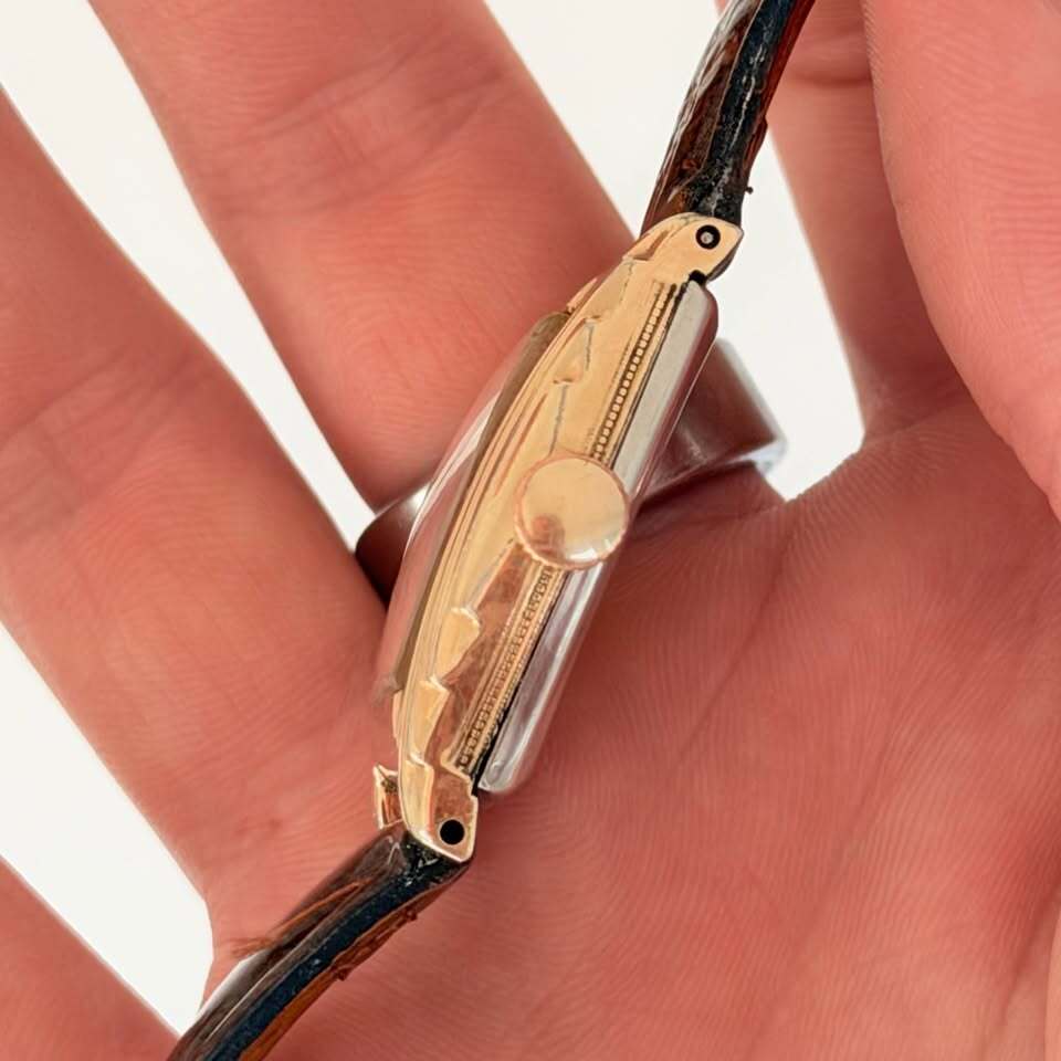 Vintage Nassau Art Deco Watch – Rectangular Case, Swiss Made