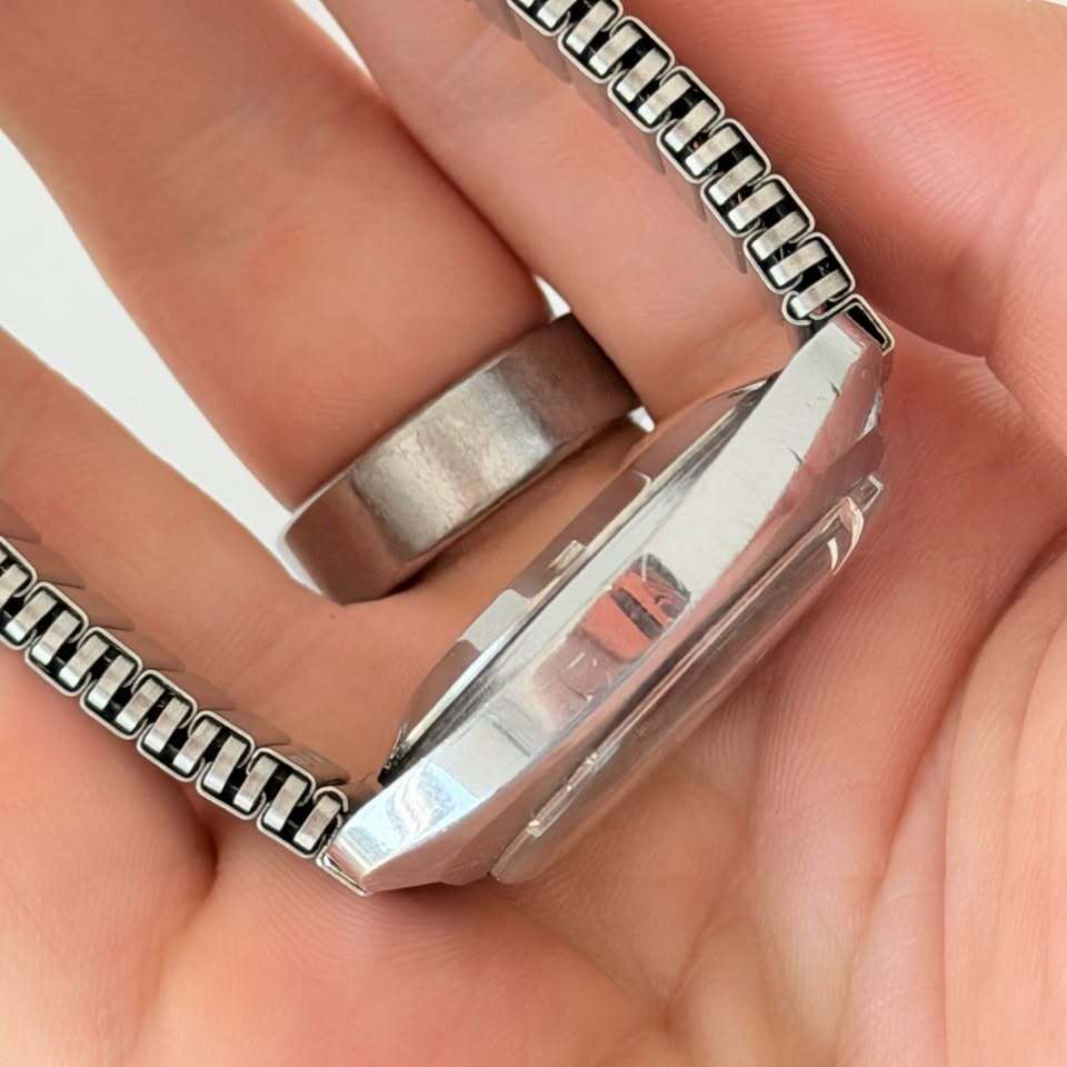 Vintage Caravelle Set-O-Matic Automatic Watch – Blue Dial, Day/Date
