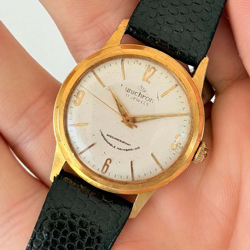 Vintage Unichron Watch – 17 Jewels, Gold Tone