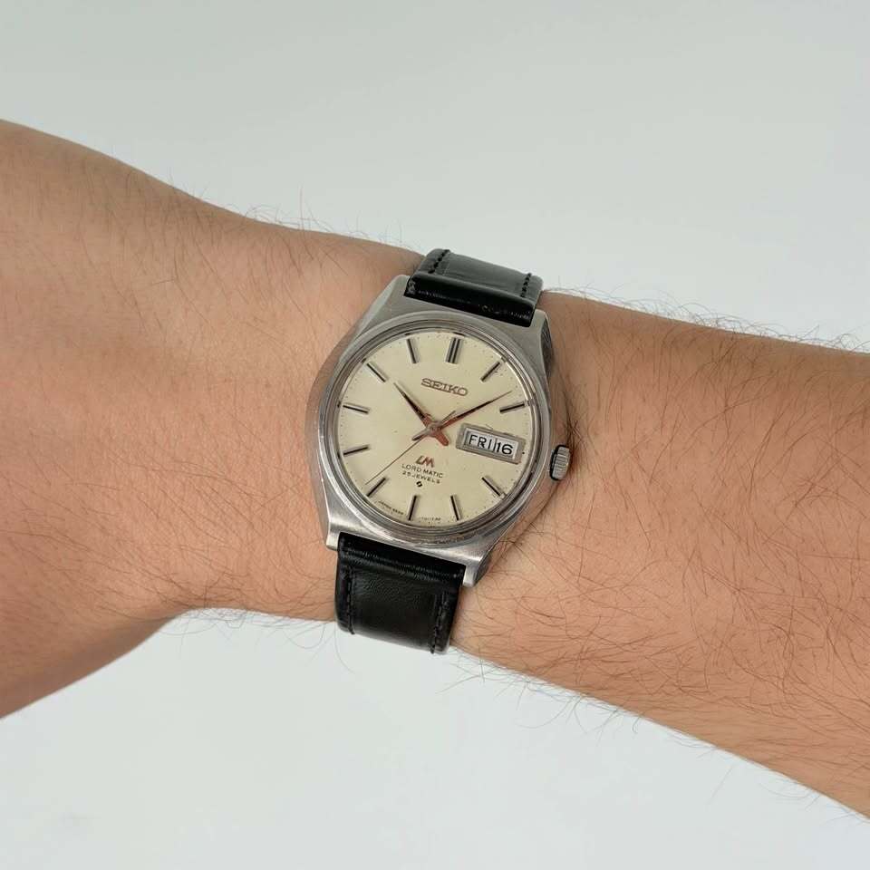 Vintage Seiko Lord Matic 5606-7010 Automatic Watch – 25 Jewels, Day/Date