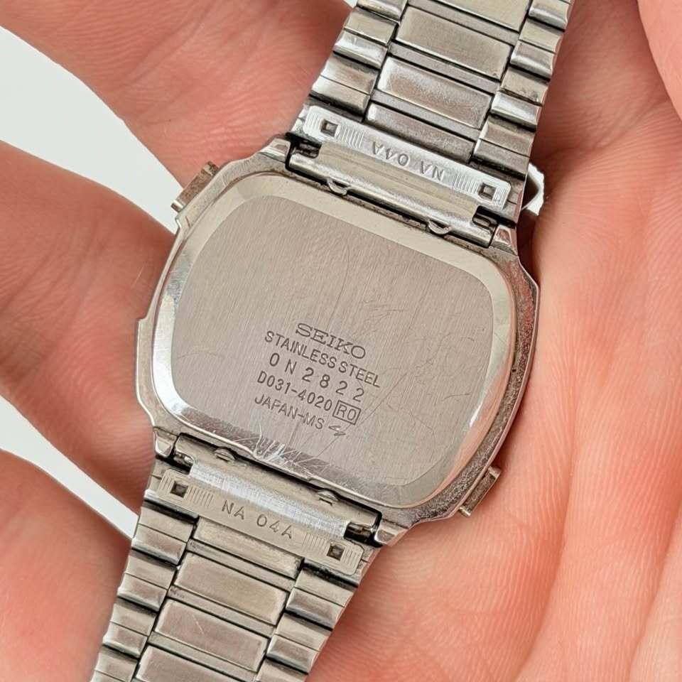 Vintage Rate Seiko D031 Dot Matrix LCD Digital Watch – 1980, Working