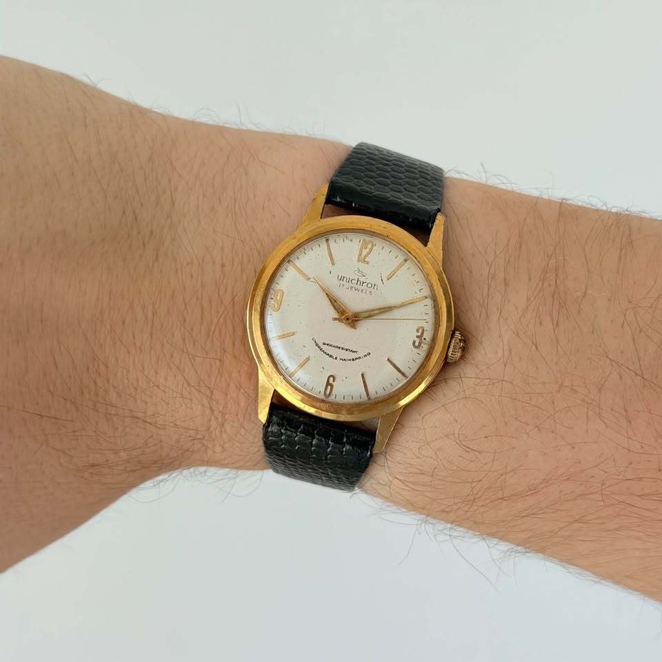 Vintage Unichron Watch – 17 Jewels, Gold Tone