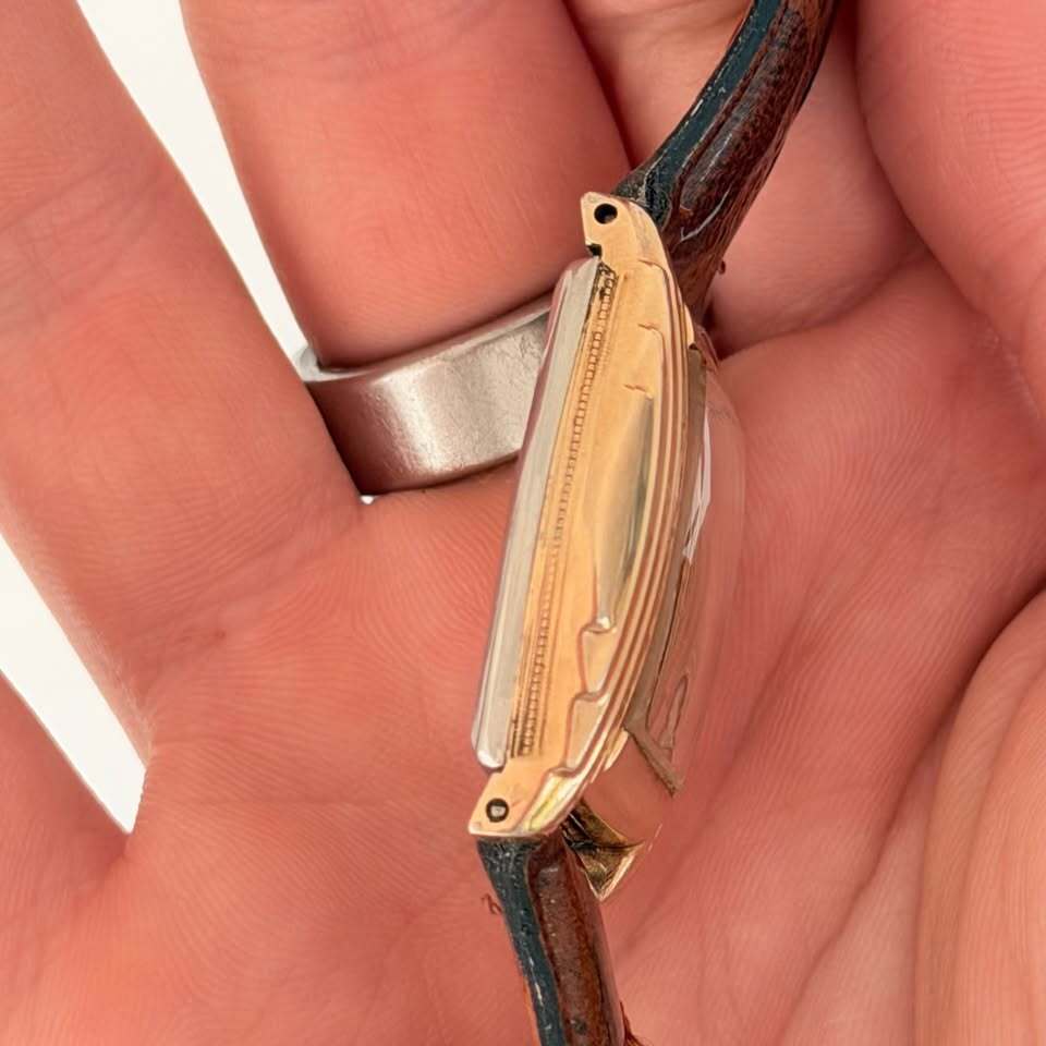 Vintage Nassau Art Deco Watch – Rectangular Case, Swiss Made