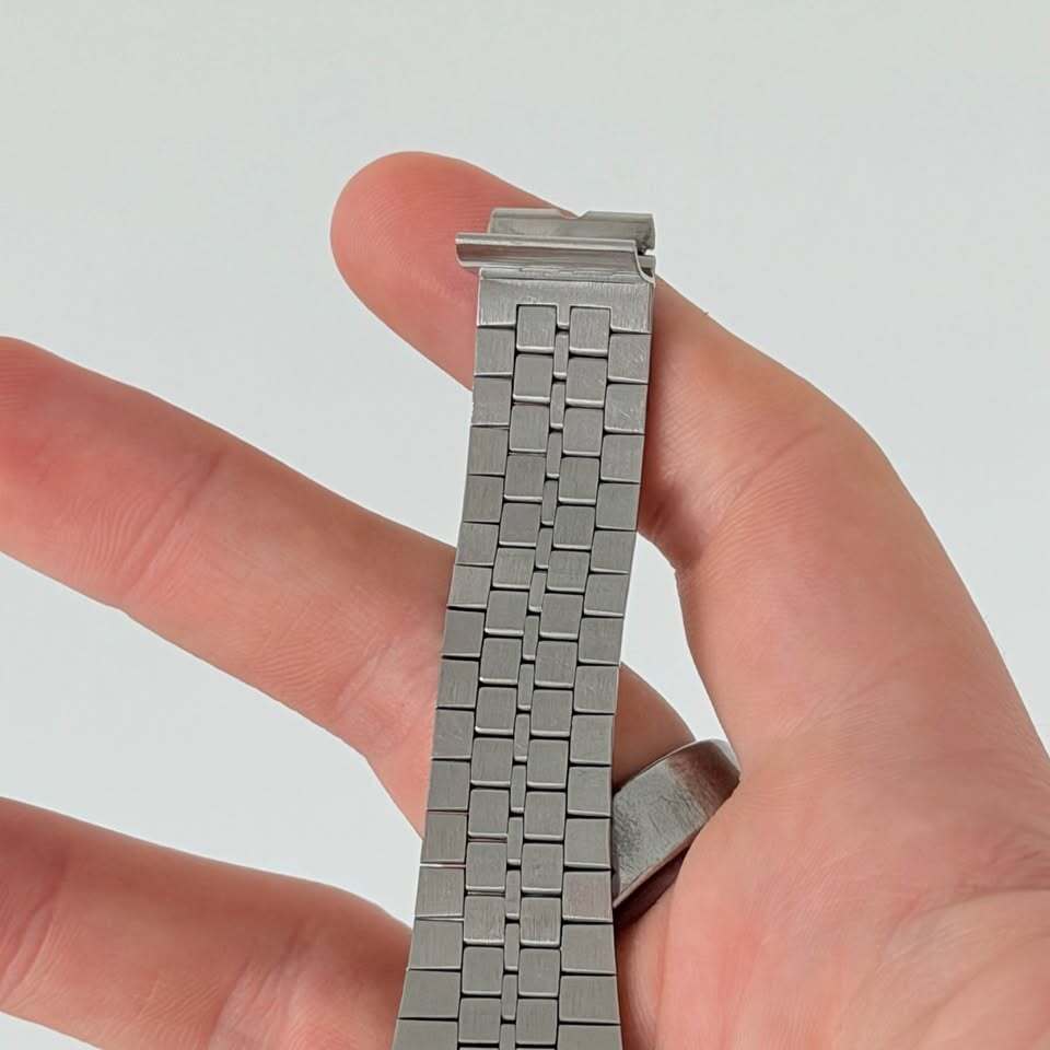 Vintage Lorus Ana-Digi Watch – Y653-5000, Two-Tone
