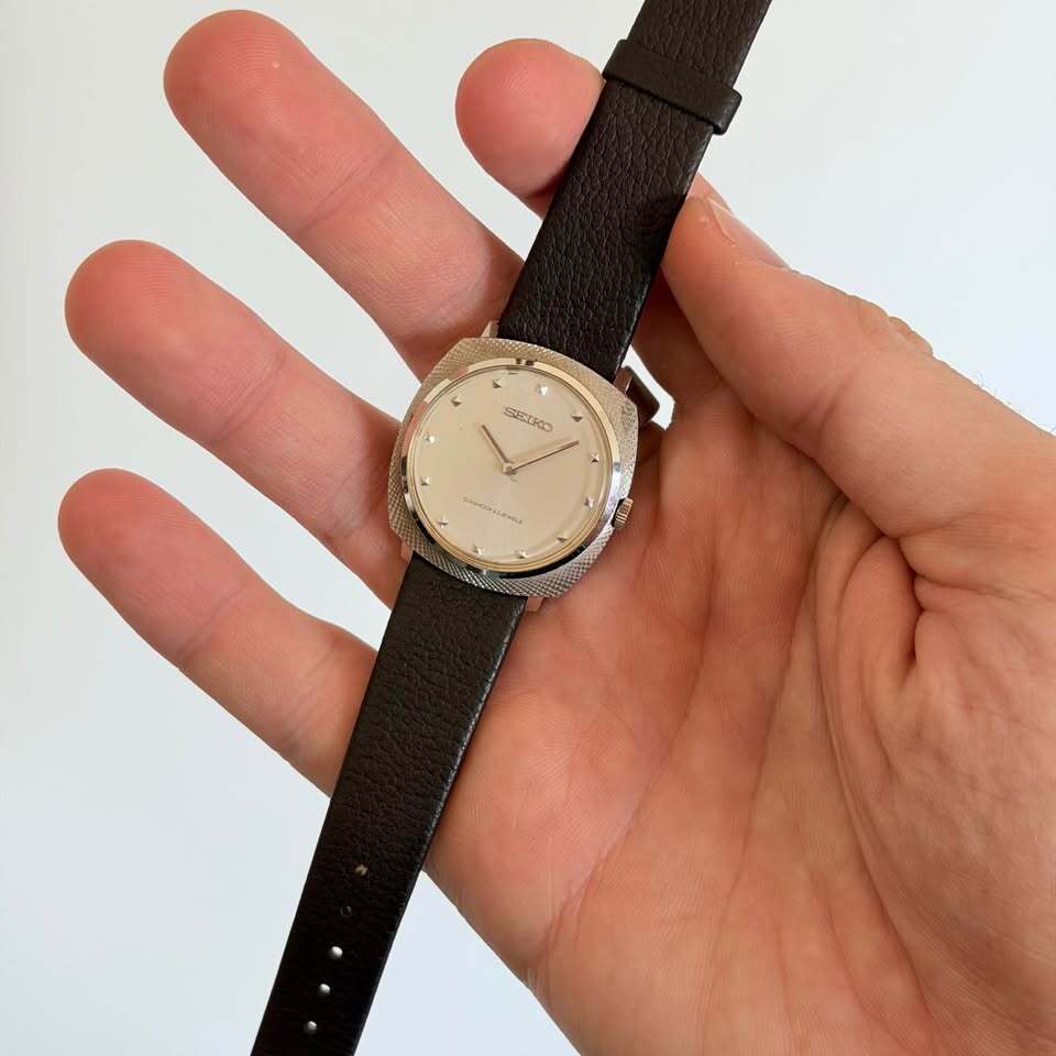 Seiko Diashock 23 Jewels Vintage Hand Wind Dress Watch